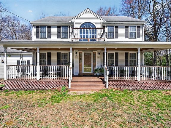 3rd image of 58 Laurel View Rd