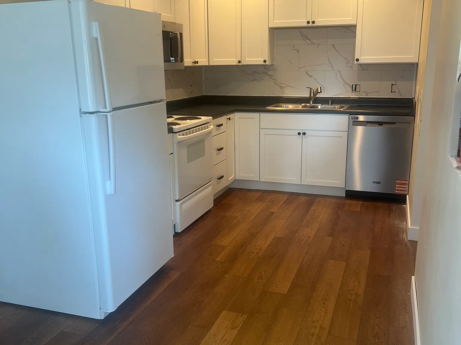 1125 N Stark St — Photo 4