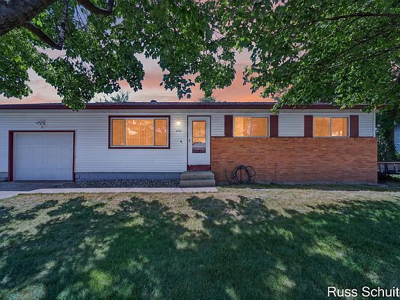 2nd image of 2179 Lincoln Park Dr