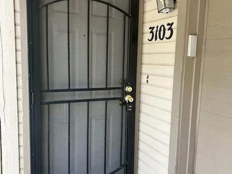 3103 N Connor St — Photo 4