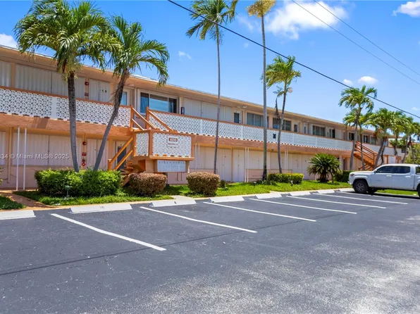 1030 SW 11th St APT 8M, Hallandale, FL 33009