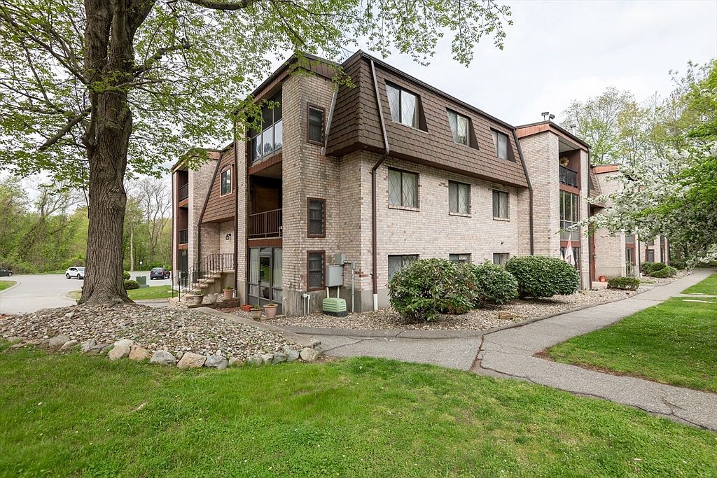 7 Greenbriar Dr APT 207, North Reading, MA 01864 Zillow