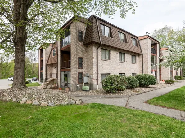 7 Greenbriar Dr APT 207, North Reading, MA 01864