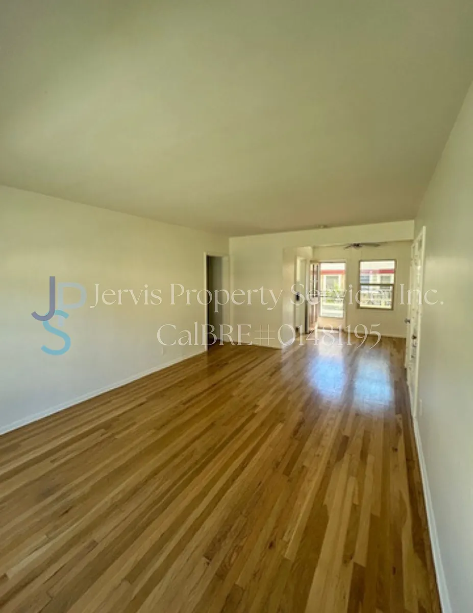 Building Photo - 920 N Garfield St #920