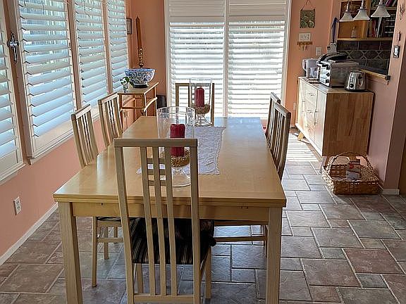 3rd image of 3319 Cadbury Dr