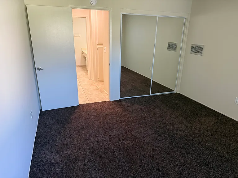 1540 E. Canfield Lane — Photo 7