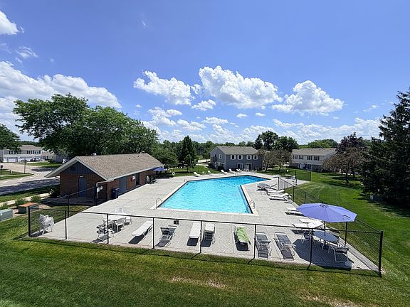 3rd image of 1017 Newport Hbr #1017