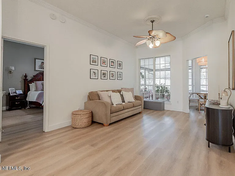 1905 Harbor Island Dr — Photo 6