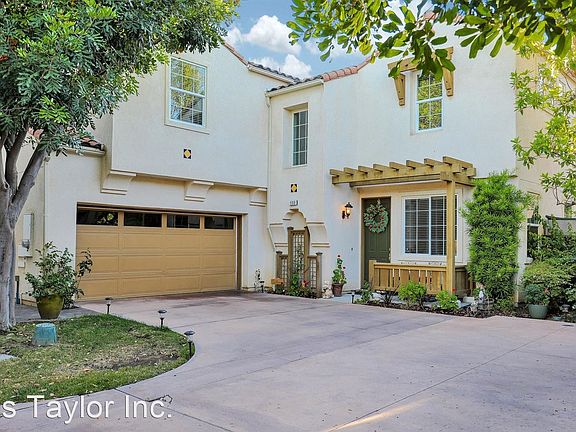 2nd image of 909 Mira Lago Way