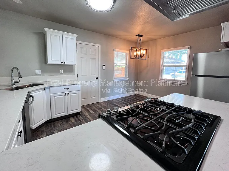 645 W Andrews Ave — Photo 13