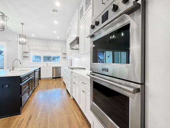 5th image of 3008 E 102nd Pl