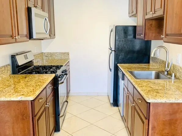1BD/1BA Mission Hills Apartment w/ 1-Car Garage! Only $2,095/mo~, 1537 Linwood St, San Diego, CA 92103