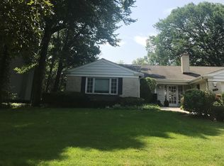 210 Hastings Ave, Highland Park, IL 60035