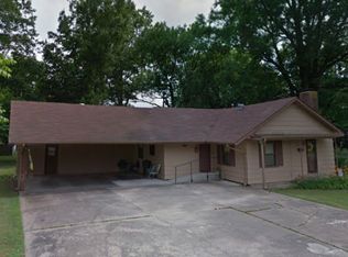 114 E 16th St, Stuttgart, AR 72160