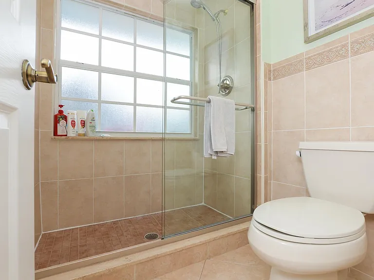 4051 NE Breakwater Dr — Photo 55