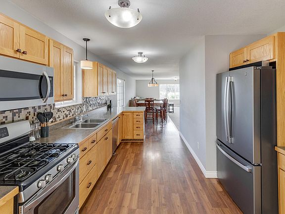4th image of 31435 Isabelle Dr
