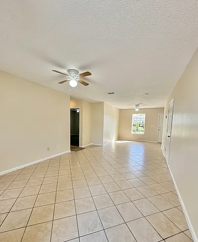 504 W Fairfield Dr Photo 1