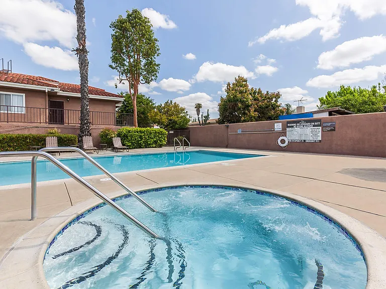 Casa Pacifica Apartment Homes — Photo 1