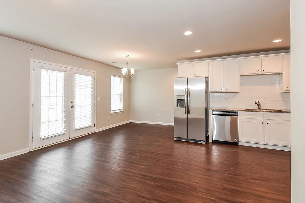 3 bed, 2.5 bath, 1469 sqft, $1,790 — Photo 4