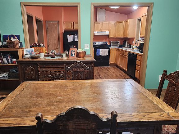 3rd image of 136 Sleepy Hollow Rd