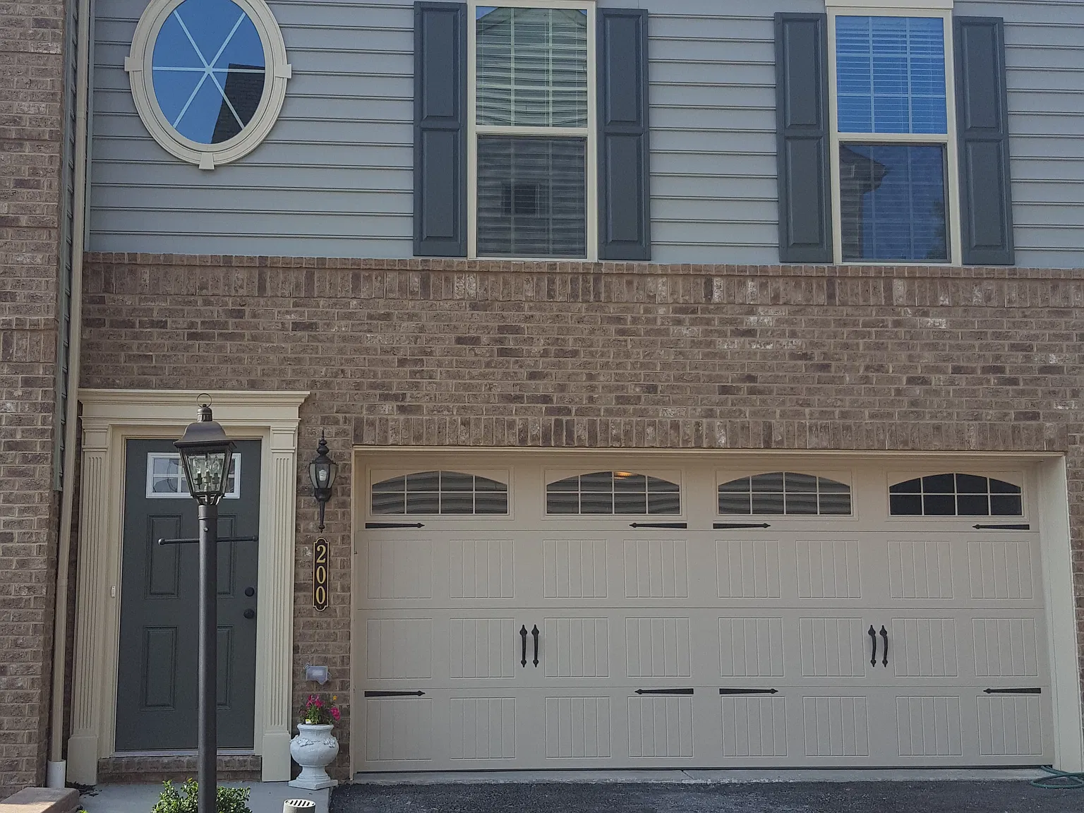 3 bed, 2.5 bath, 1576 sqft, $2,375 — Photo 1