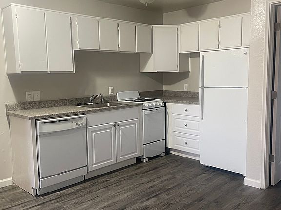 4th image of 4450 E Pikes Peak Ave #235
