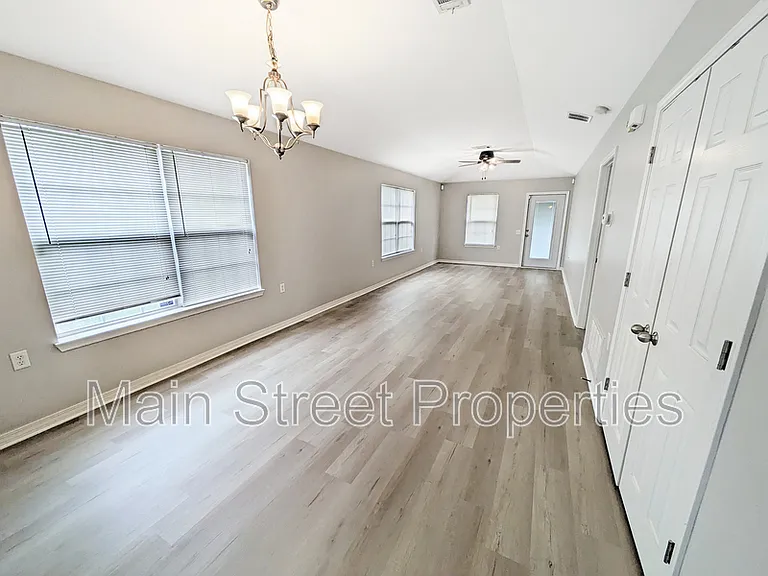 5915 Bilek Dr — Photo 4