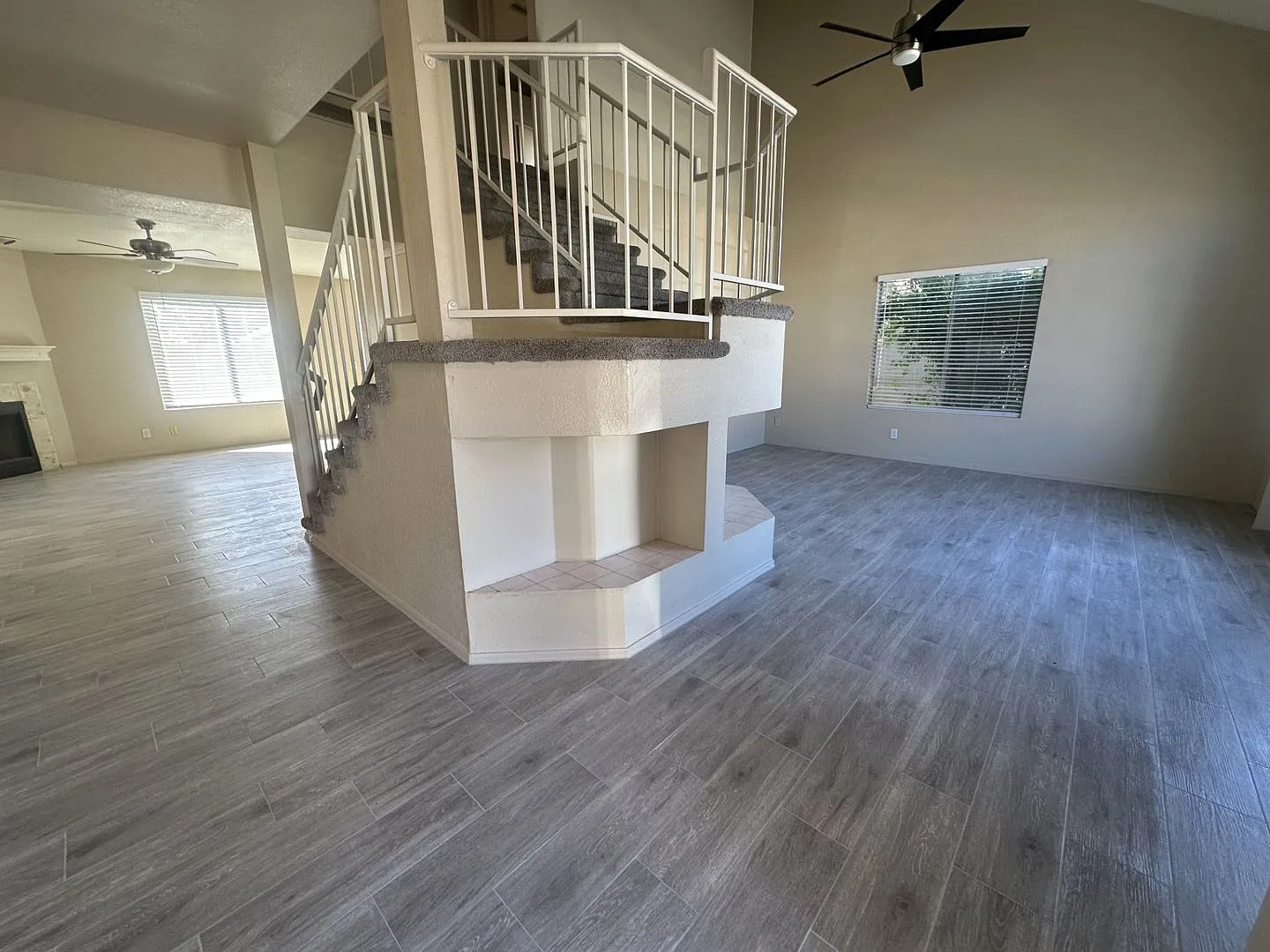Two Story 3 Bedroom Home At The Islands In Gilbert — Photo 2