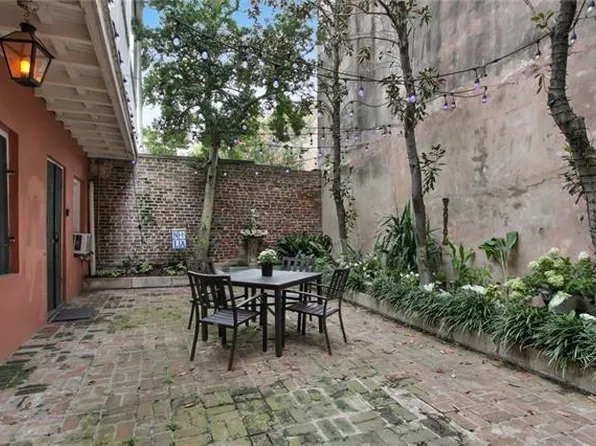 411 Burgundy St APT 2, New Orleans, LA 70112