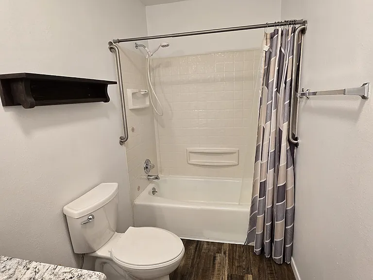 805 Woodlawn Ave #A — Photo 11