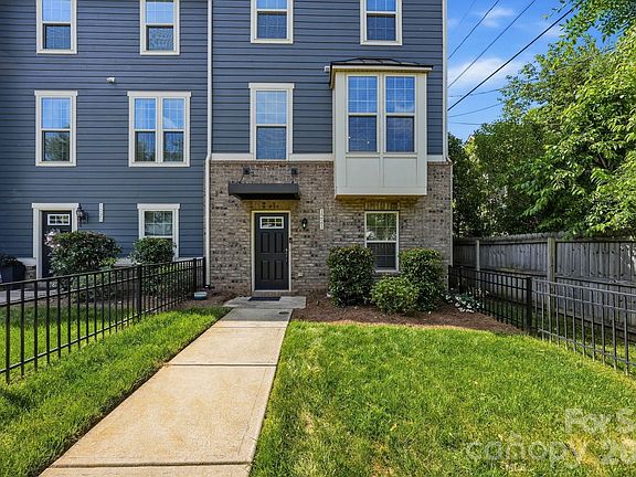 2nd image of 1221 Queen Lyon Ct