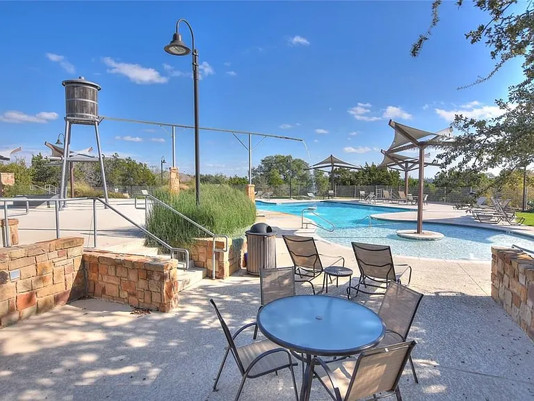 704 Bonnet Blvd — Photo 37