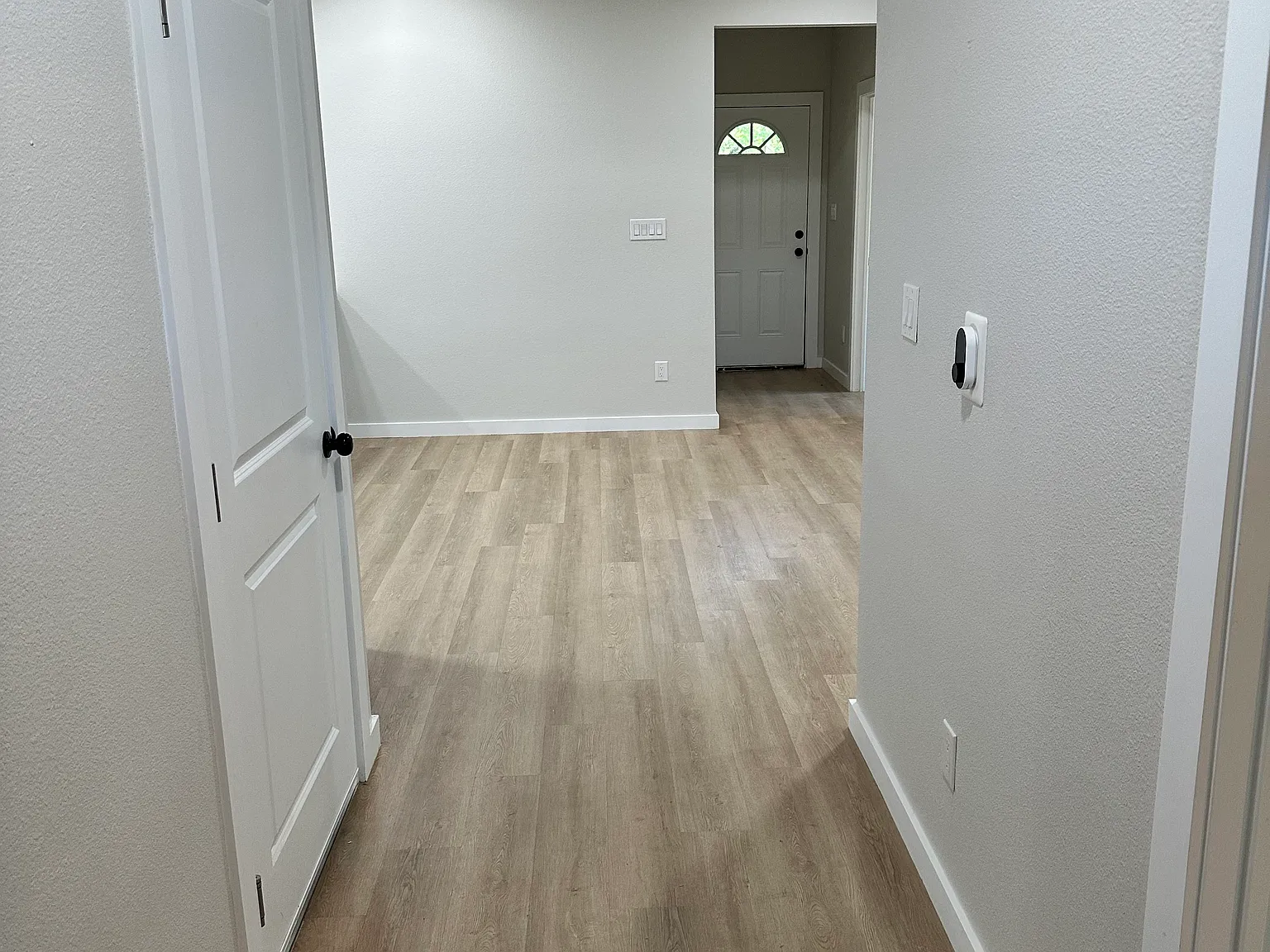 206 S Spencer St — Photo 2