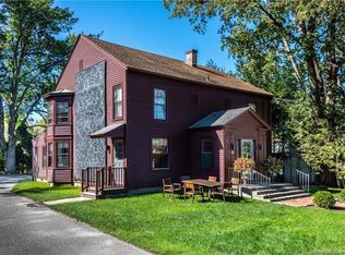 25 W Main St, Sharon, CT 06069