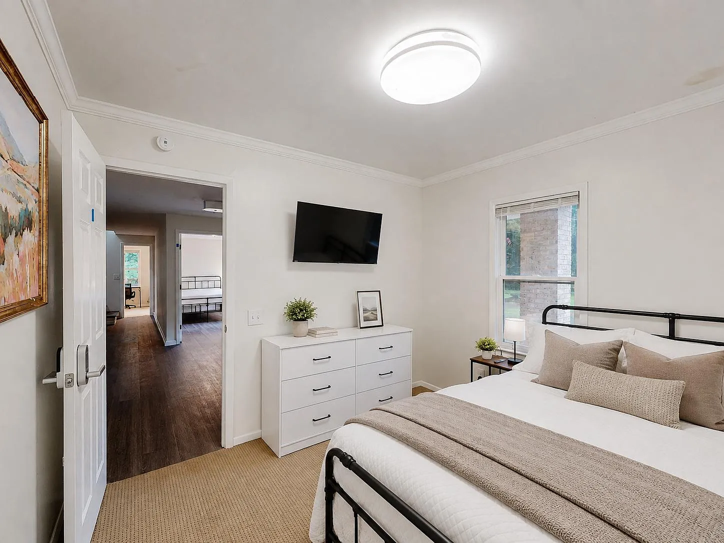 4 bed, 2.0 bath, 1938 sqft, $841 — Photo 2