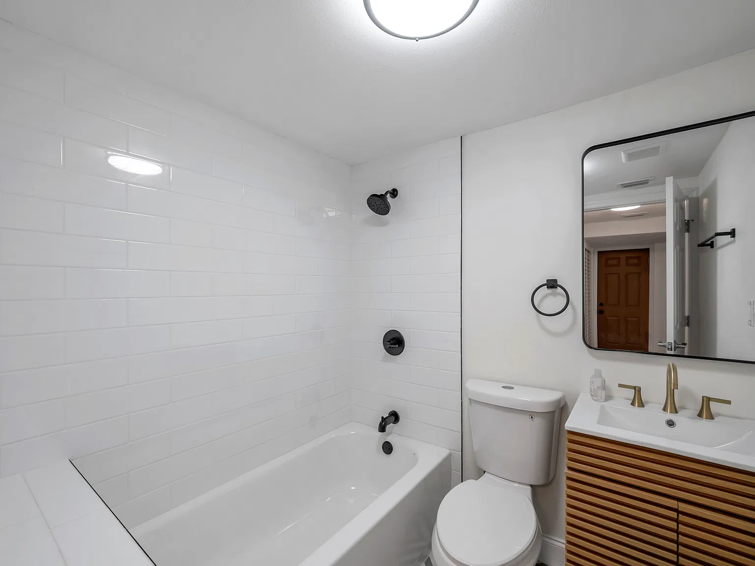 1811 Quincy St S — Photo 4