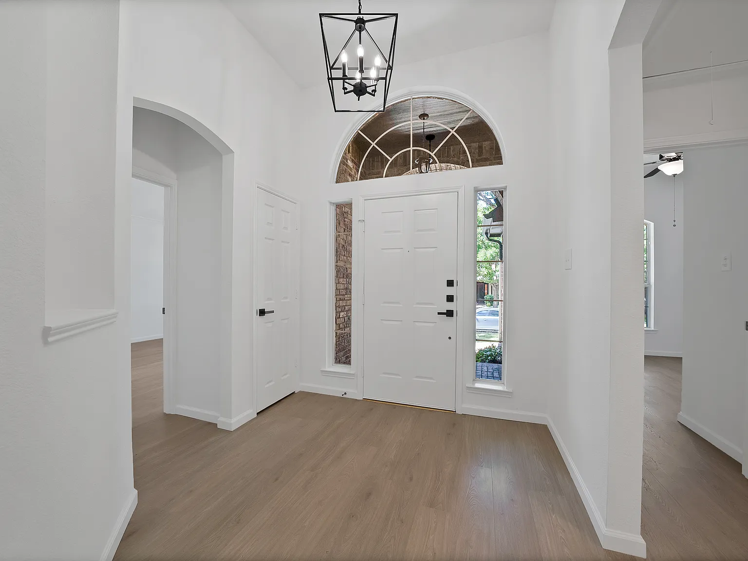 4 bed, 1834 sqft, $3,000 — Photo 2