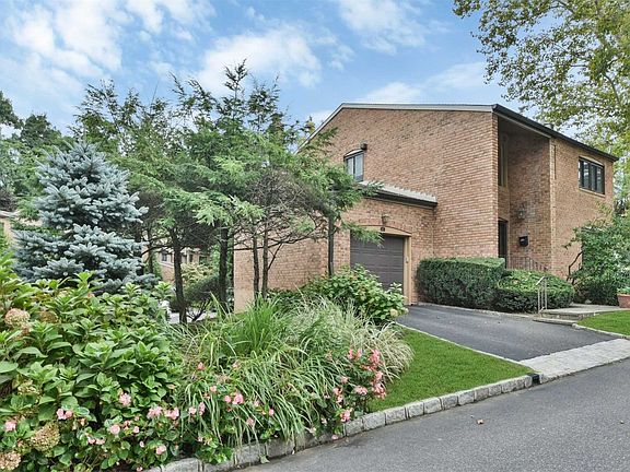 3rd image of 125 Windsor Gate Dr
