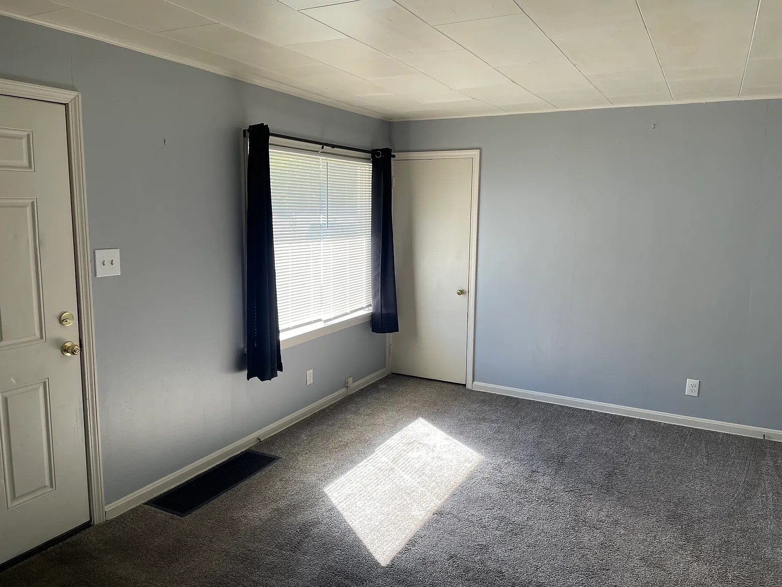 1 bed, 480 sqft, $875 — Photo 2
