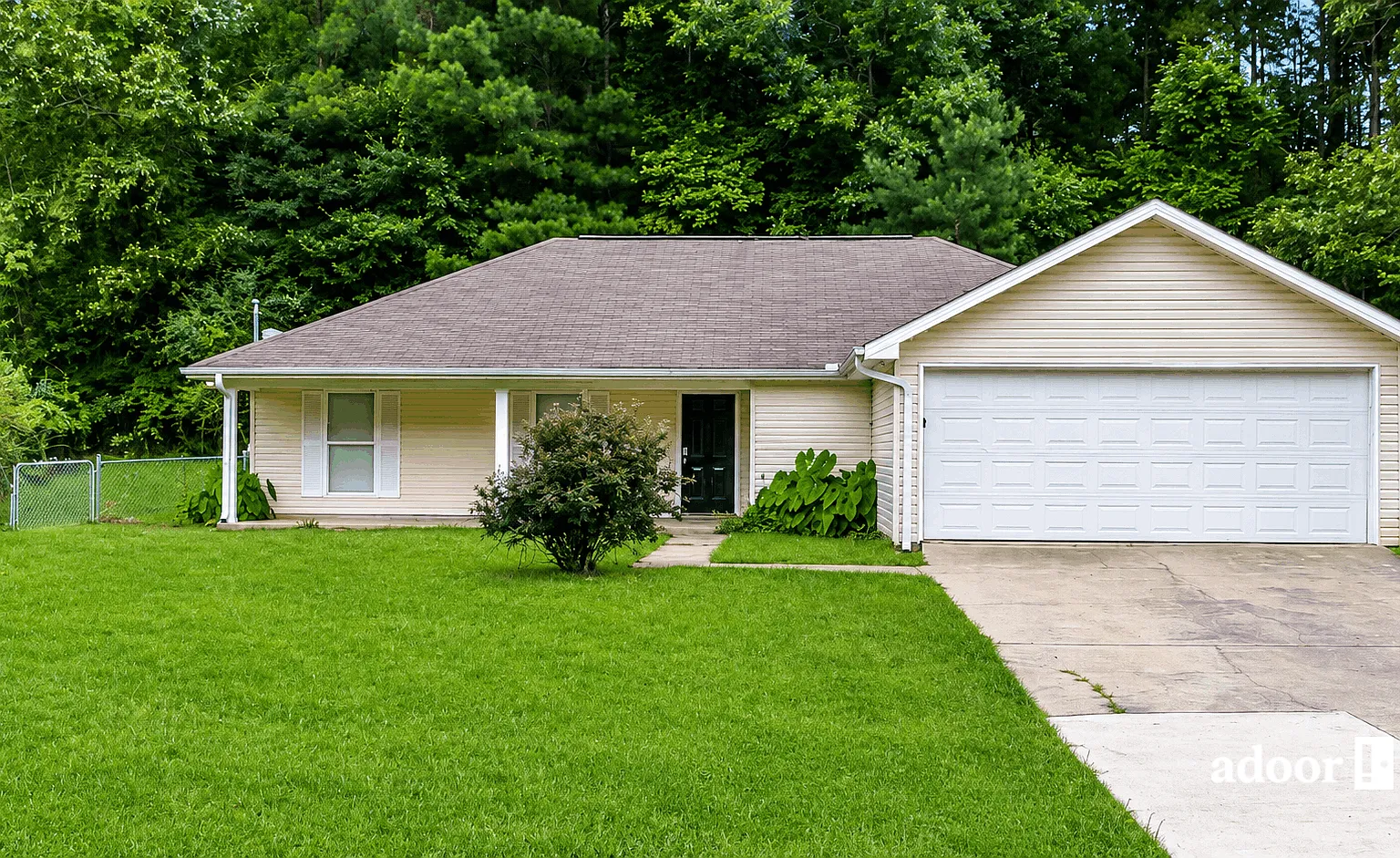 4 bed, 2.0 bath, 1410 sqft, $1,785 — Photo 2