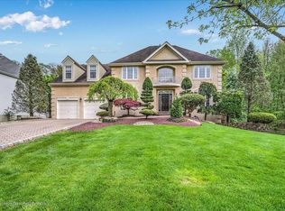 215 Yellowknife Rd, Morganville, NJ 07751