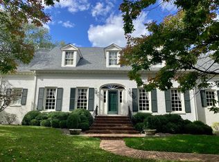 1904 Lakes Edge Dr, Lexington, KY 40502