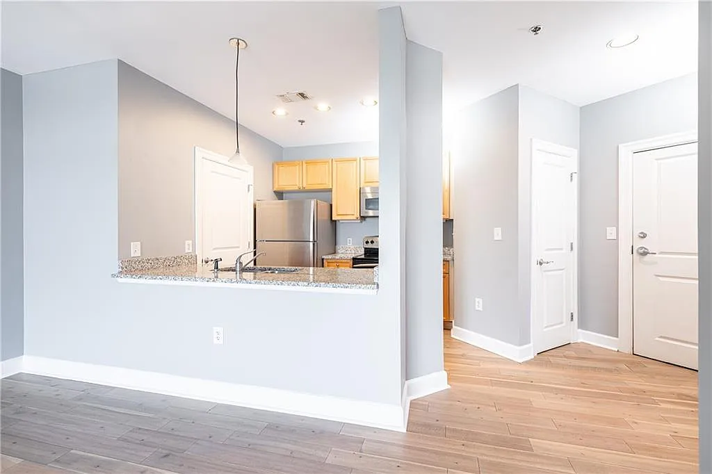 1 bed, 1.0 bath, 874 sqft, $2,000 — Photo 4