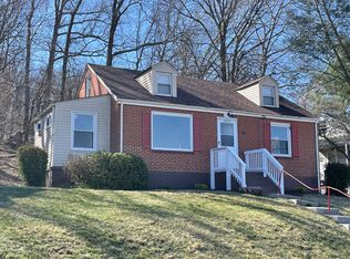 2822 Sweetbrier Ave SW, Roanoke, VA 24015