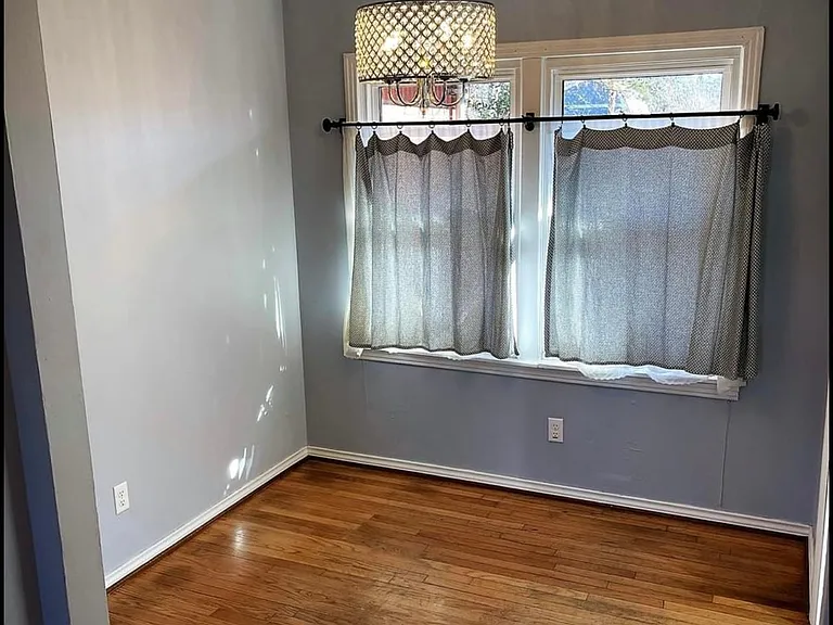 2304 Westchester Dr — Photo 9
