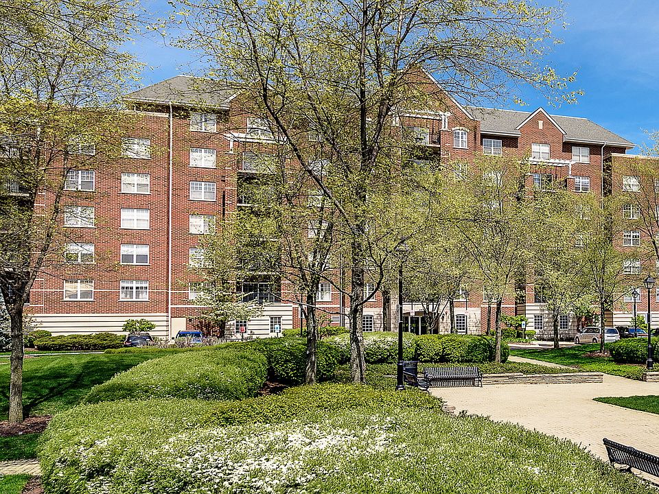 1st image of 440 W Mahogany Ct Unit 406