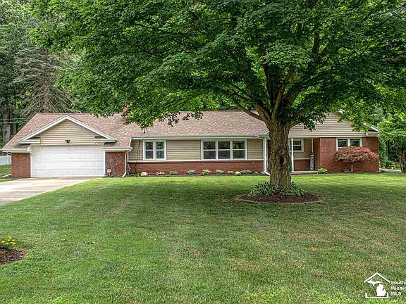2nd image of 6620 Sandywell Dr