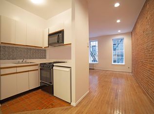 326 E 81st St APT 1RW, New York, NY 10028