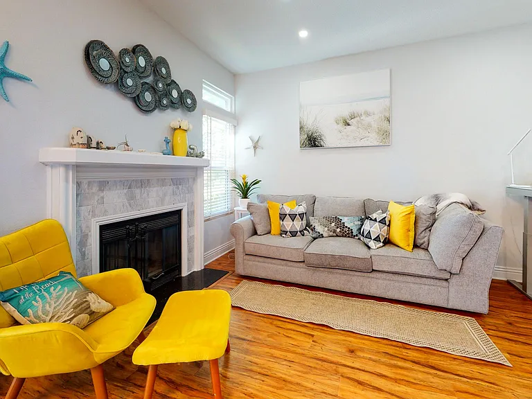 36 Campton Pl — Photo 5