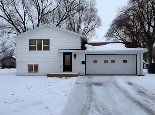 507 12th St, Onawa, IA 51040